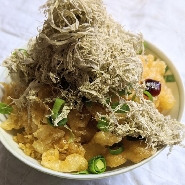 テキトー＊とろろ昆布で天かす丼